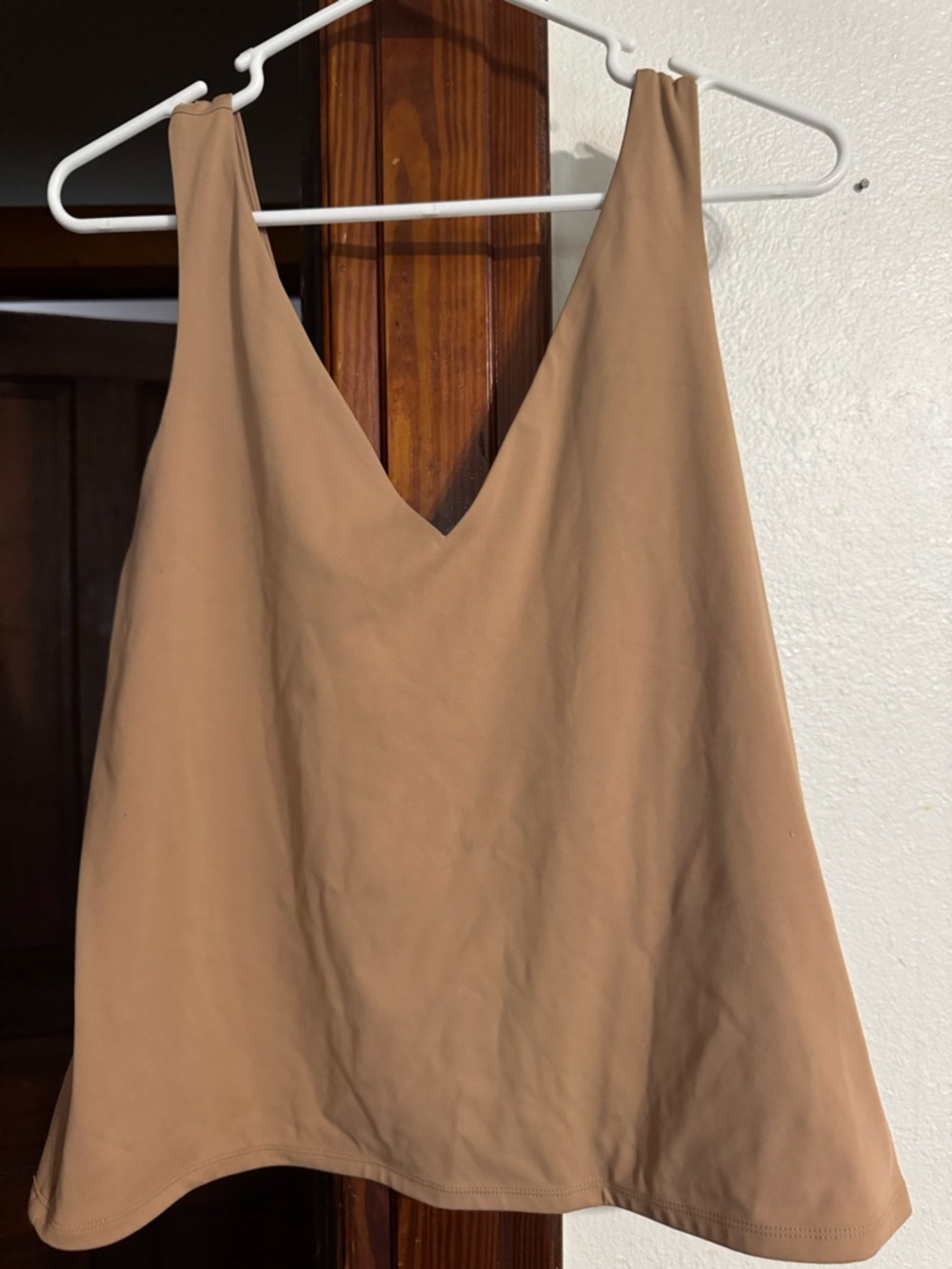 Express Body Contour Sleeveless V-Neck Tank Top in Camel Brown